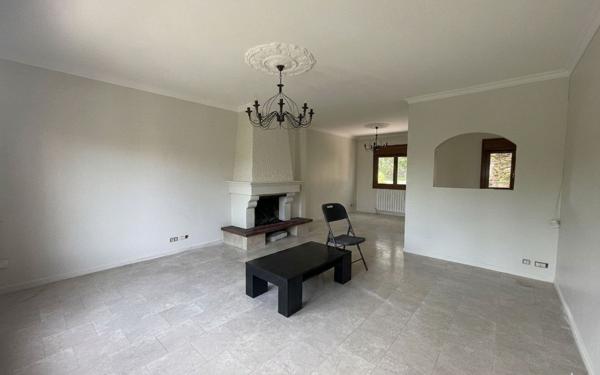 Appartement à louer    3 pièces • 78,85 m2 Arpajon