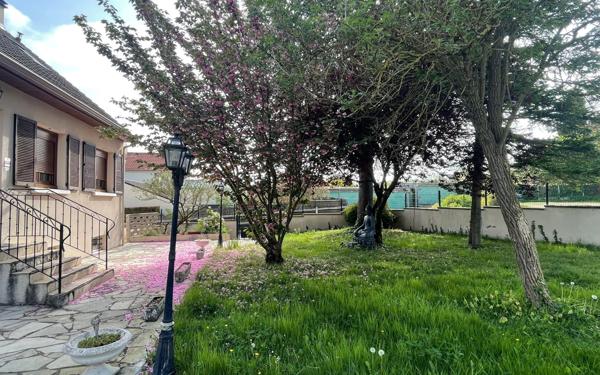 Appartement à louer    3 pièces • 78,85 m2 Arpajon