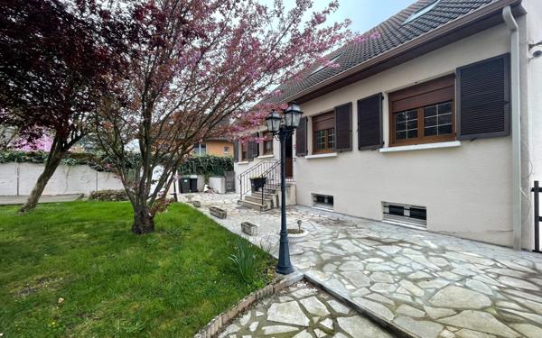 Appartement à louer    3 pièces • 78,85 m2 Arpajon