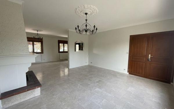 Appartement à louer    3 pièces • 78,85 m2 Arpajon