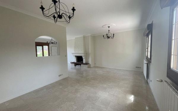 Appartement à louer    3 pièces • 78,85 m2 Arpajon