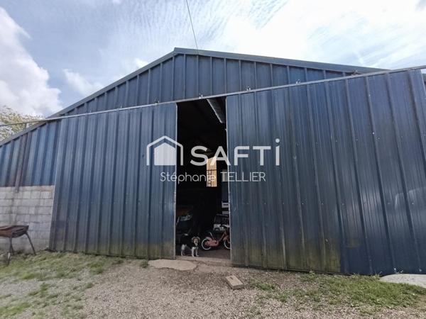 lot de 2 habitations +  Hangars + Atelier +Terrains