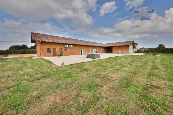 Maison à vendre 10 pièces proche de MONTREVEL EN BRESSE (01)