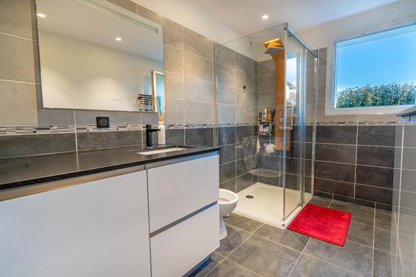 EN EXCLUSIVITE - Appartement Villaz 2 pièces 45.59 m2 - Cave - Garage - Jardin