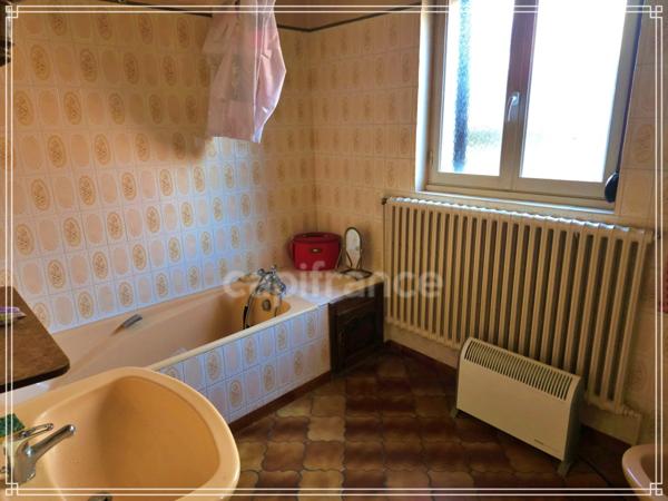 Ensemble immobilier de caractère avec fort potentiel – Maison de 305 m² + revenus locatifs