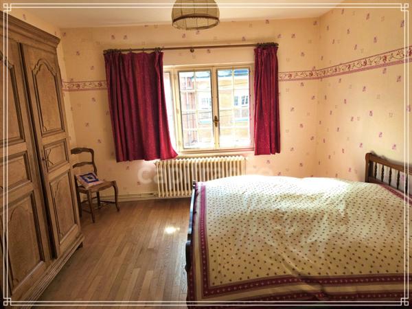 Ensemble immobilier de caractère avec fort potentiel – Maison de 305 m² + revenus locatifs