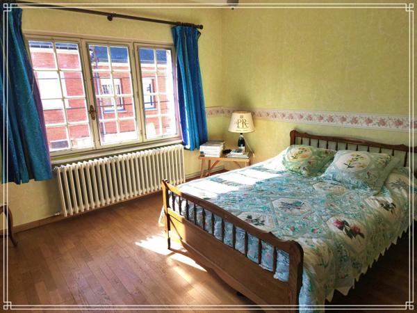 Ensemble immobilier de caractère avec fort potentiel – Maison de 305 m² + revenus locatifs