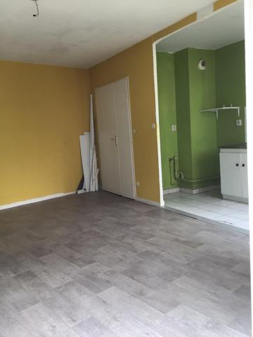 Appartement une chambre avec travaux de rafraichissement