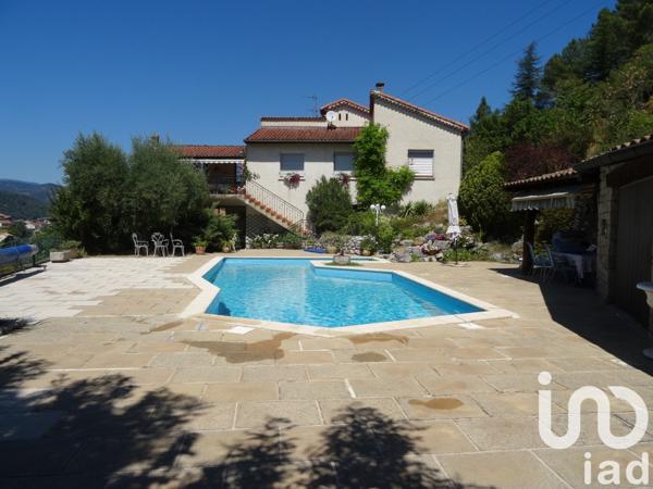 Maison traditionnelle 7 pièces de 192 m² à Aubenas (07200)