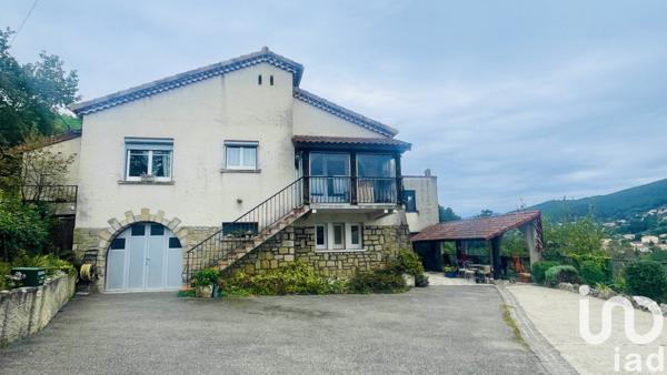 Maison traditionnelle 7 pièces de 192 m² à Aubenas (07200)