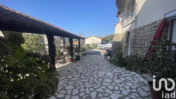 Maison traditionnelle 7 pièces de 192 m² à Aubenas (07200)