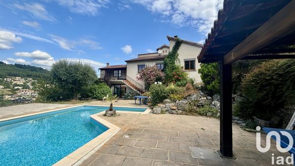 Maison traditionnelle 7 pièces de 192 m² à Aubenas (07200)