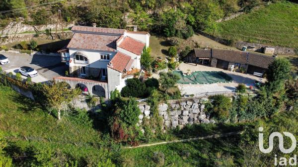 Maison traditionnelle 7 pièces de 192 m² à Aubenas (07200)