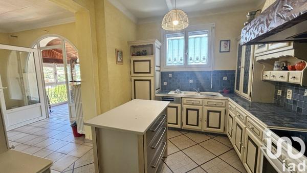 Maison traditionnelle 7 pièces de 192 m² à Aubenas (07200)