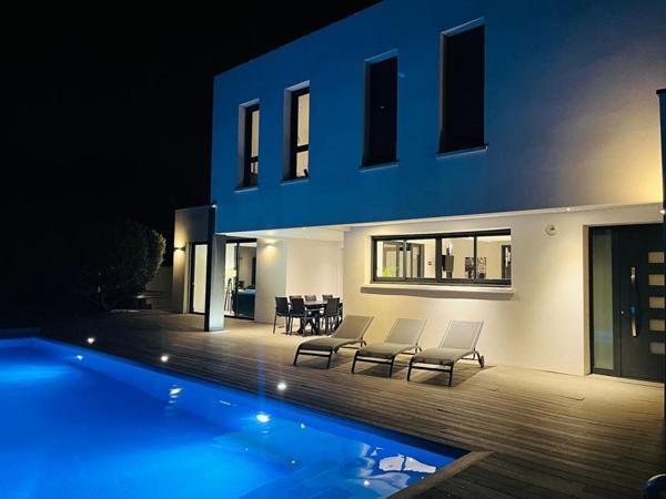 Villa contemporaine à Balma 210 m2, avec piscine et jacuzzi