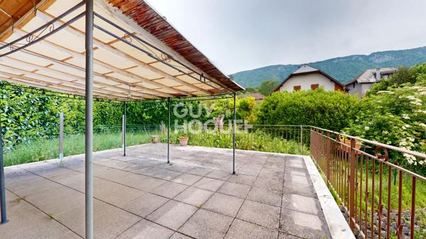 Appartement 5 pièce(s) - 4 Chambres et un bureau - 115 m² (Carrez) - Grande Terrasse - Beau Potentiel