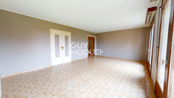 Appartement 5 pièce(s) - 4 Chambres et un bureau - 115 m² (Carrez) - Grande Terrasse - Beau Potentiel