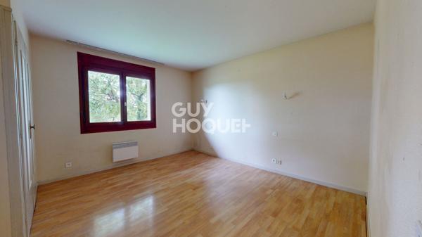 Appartement 5 pièce(s) - 4 Chambres et un bureau - 115 m² (Carrez) - Grande Terrasse - Beau Potentiel