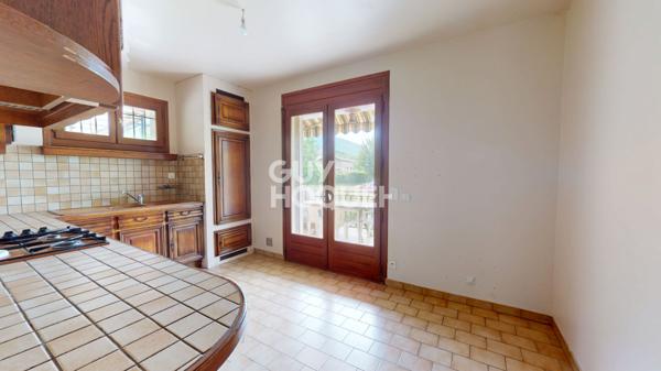 Appartement 5 pièce(s) - 4 Chambres et un bureau - 115 m² (Carrez) - Grande Terrasse - Beau Potentiel