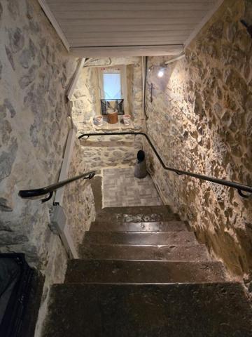 Quissac, Maison  7 pièce(s) 154 m2 sur 292 M2 de terrain