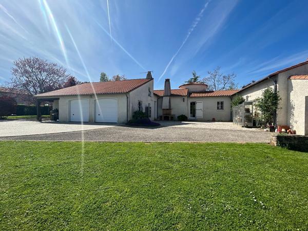 Maison Niort 7 pièce(s) 210 m2