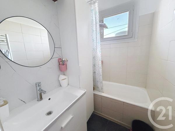Appartement à vendre  4 pièces - 77,04 m 2   AVIGNON  - 84