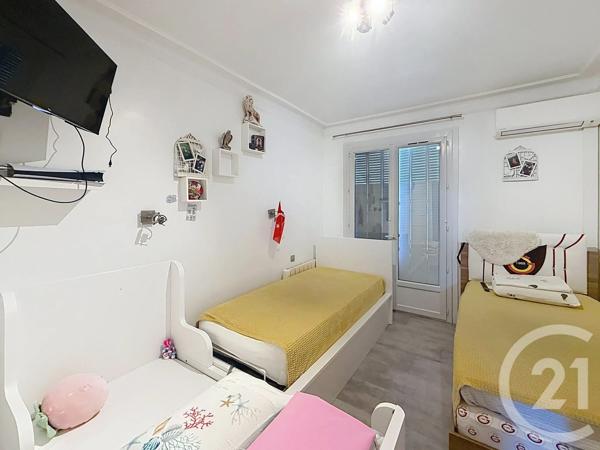 Appartement à vendre  4 pièces - 77,04 m 2   AVIGNON  - 84