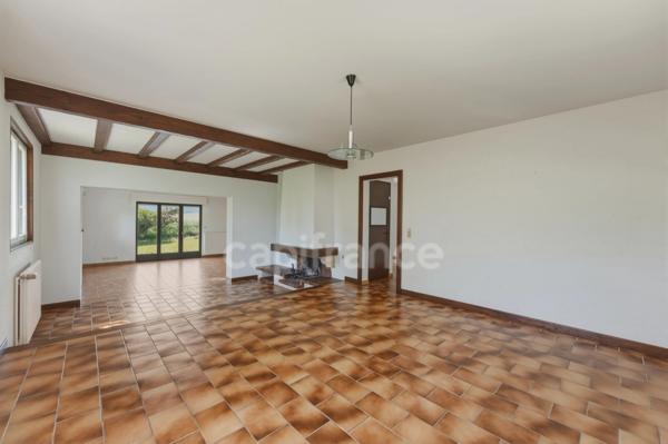 Maison à vendre 5 pièces PREVESSIN MOENS (01)