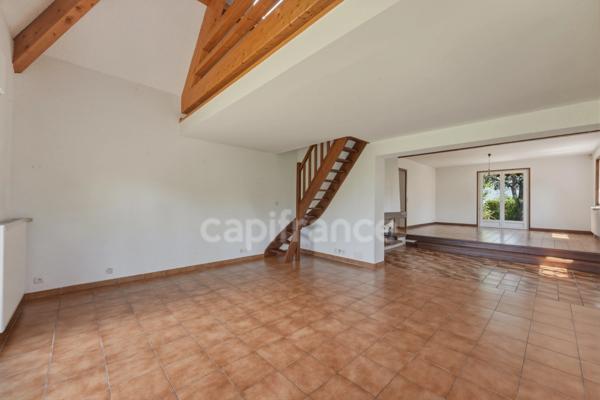 Maison à vendre 5 pièces PREVESSIN MOENS (01)
