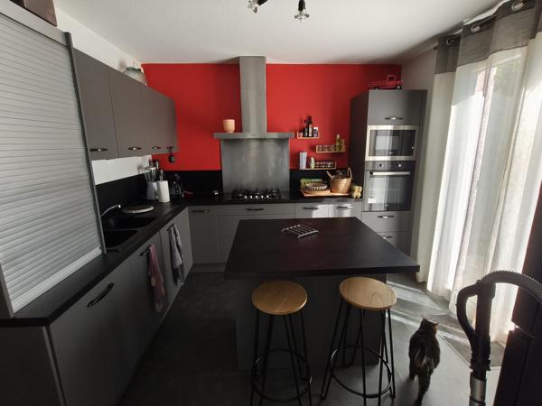 À vendre - Maison, 5 pièces située à La Chartre-sur-le-Loir (72340)