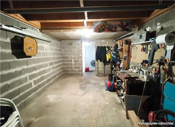 À vendre - Maison, 5 pièces située à La Chartre-sur-le-Loir (72340)