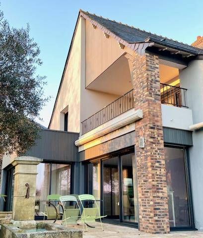 La Membrolle-sur-Longuenée (49770) VOLUMES ET BELLE LUMINOSITE sur 253 m² habitable, 5 chambres, sur parcelle de plus de 2000m²