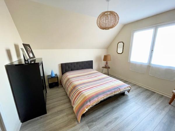 La Membrolle-sur-Longuenée (49770) VOLUMES ET BELLE LUMINOSITE sur 253 m² habitable, 5 chambres, sur parcelle de plus de 2000m²