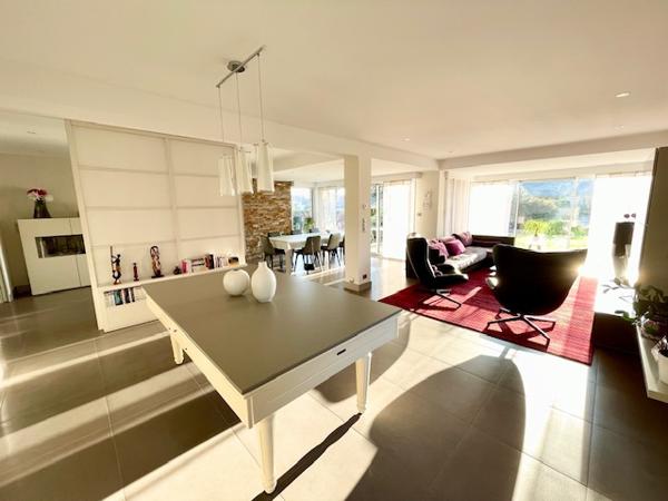 La Membrolle-sur-Longuenée (49770) VOLUMES ET BELLE LUMINOSITE sur 253 m² habitable, 5 chambres, sur parcelle de plus de 2000m²