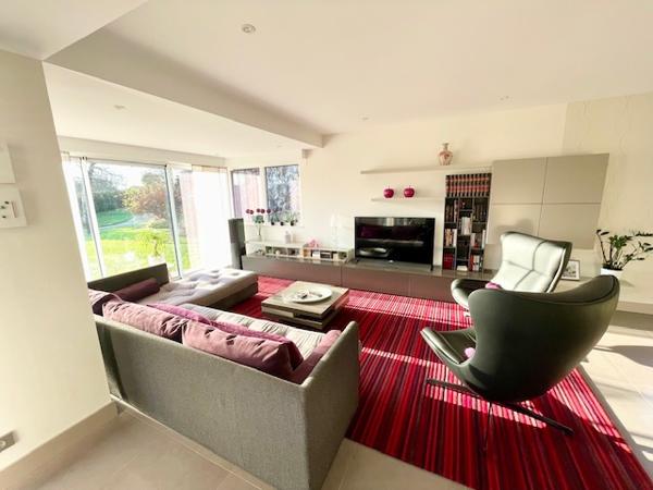 La Membrolle-sur-Longuenée (49770) VOLUMES ET BELLE LUMINOSITE sur 253 m² habitable, 5 chambres, sur parcelle de plus de 2000m²