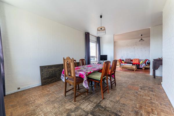Appartement T4, 3 chambres, 100m2, balcon et cave