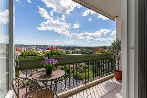 Appartement T4, 3 chambres, 100m2, balcon et cave