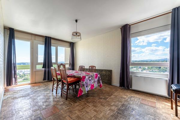 Appartement T4, 3 chambres, 100m2, balcon et cave