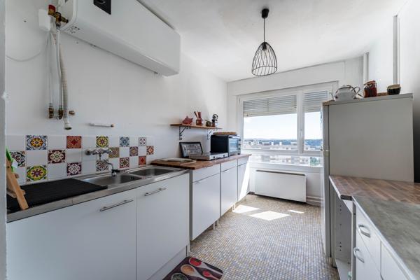 Appartement T4, 3 chambres, 100m2, balcon et cave