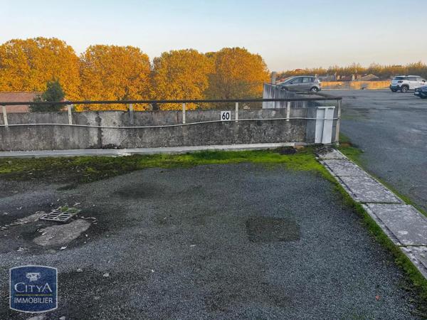Parking à louer Saintes (17100)