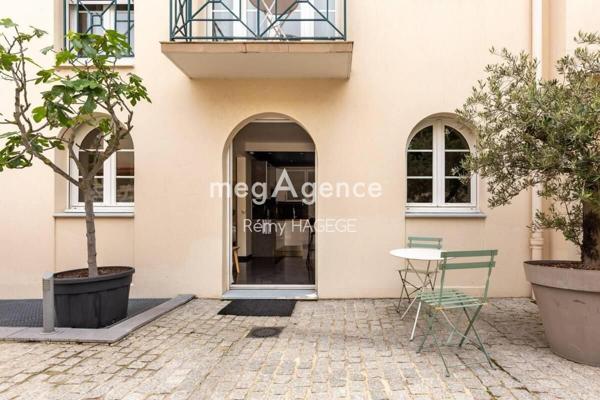 Appartement à LA GARENNE-COLOMBES, 92250 - 8 pièces 185m²
