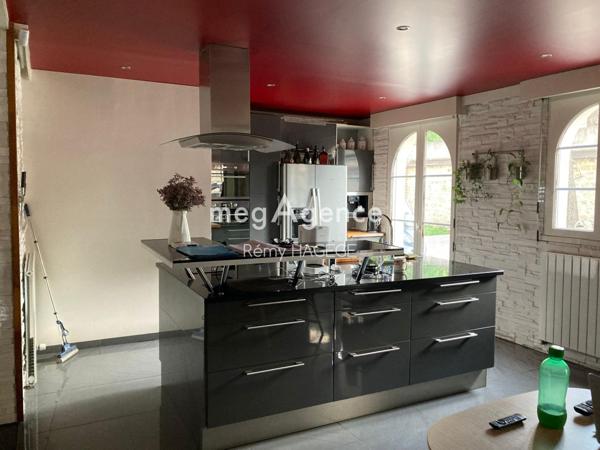 Appartement à LA GARENNE-COLOMBES, 92250 - 8 pièces 185m²