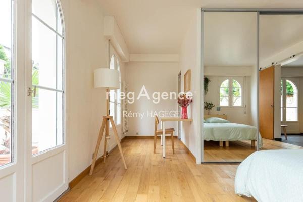 Appartement à LA GARENNE-COLOMBES, 92250 - 8 pièces 185m²