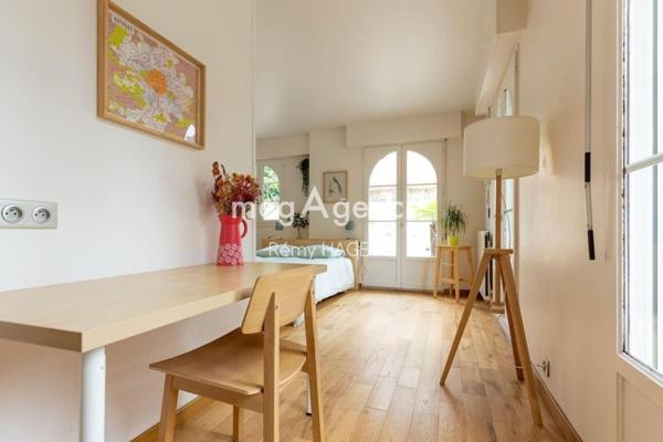 Appartement à LA GARENNE-COLOMBES, 92250 - 8 pièces 185m²