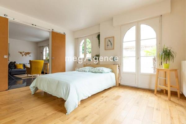 Appartement à LA GARENNE-COLOMBES, 92250 - 8 pièces 185m²
