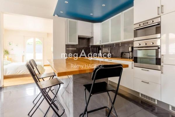 Appartement à LA GARENNE-COLOMBES, 92250 - 8 pièces 185m²