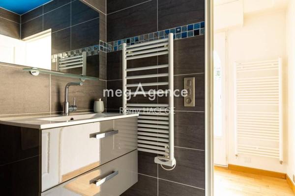 Appartement à LA GARENNE-COLOMBES, 92250 - 8 pièces 185m²