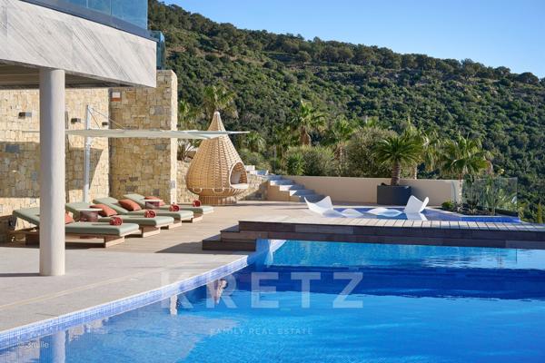 Luxueuse villa vue panoramique sur la mer