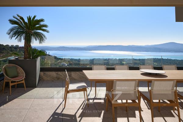 Luxueuse villa vue panoramique sur la mer