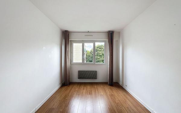 Appartement à vendre    4 pièces • 94,40 m2 Suresnes